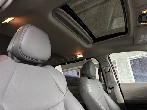 Used 2024 Toyota Sienna XLE image 17