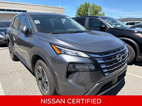 Certified 2025 Nissan Rogue SV AWD/4WD image 4