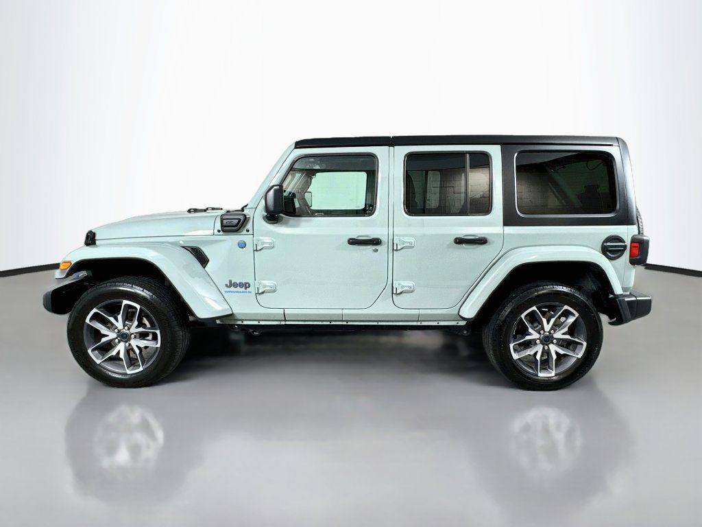 Used 2024 Jeep Wrangler Unlimited AWD/4WD image 10