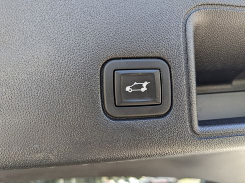 Used 2020 GMC Terrain SLT w/ Preferred Package image 15