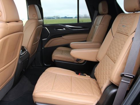 Used 2024 Cadillac Escalade Sport image 25