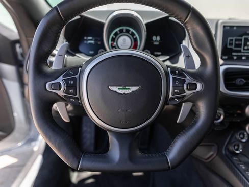 Used 2019 Aston Martin V8 Vantage Coupe RWD image 26