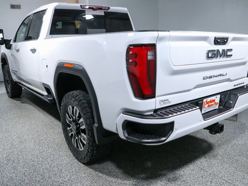 Used 2024 GMC Sierra 2500 Denali Ultimate w/ Max Trailering Package AWD/4WD image 9