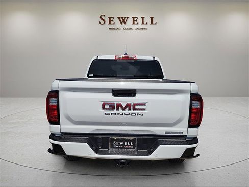 New 2026 GMC Canyon Elevation w/ Convenience Package image 4