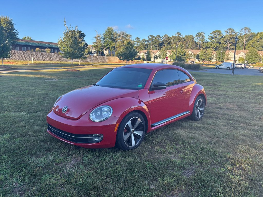 Used 2012 Volkswagen Beetle 2.0T FWD image 1