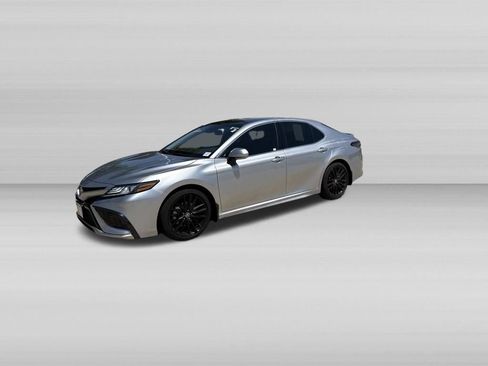 Used 2023 Toyota Camry XSE w/ Cold Weather Package FWD image 11
