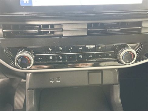 Used 2024 Honda Prologue EX image 15