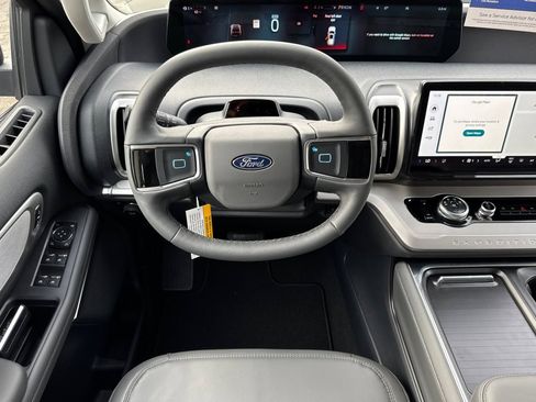 New 2026 Ford Expedition Active AWD/4WD image 16