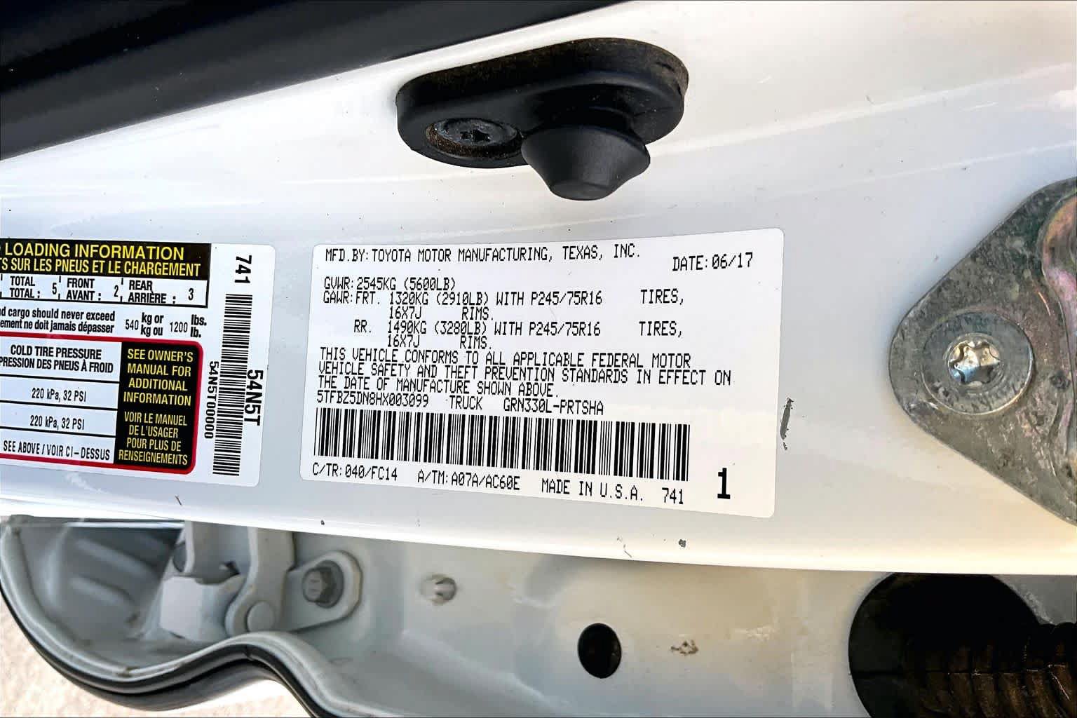 Used 2017 Toyota Tacoma SR5 w/ Tow Package RWD image 31