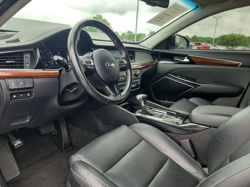 Used 2019 Kia Cadenza Premium FWD image 19