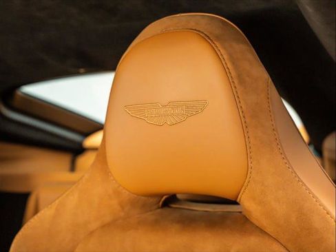 Used 2025 Aston Martin V8 Vantage Coupe image 5