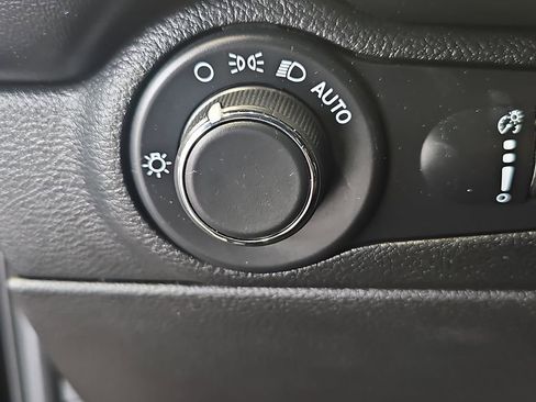 Used 2023 Dodge Durango SXT RWD image 23