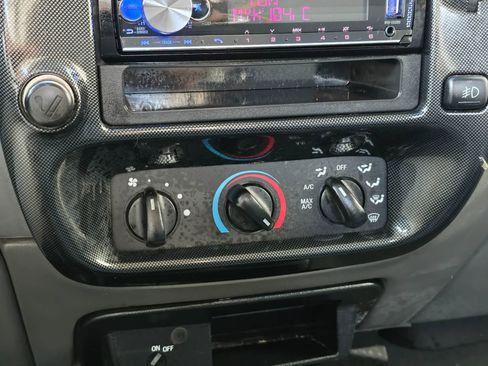 Used 2004 MAZDA B-Series Pickup 2WD Cab Plus B3000 w/ Convenience Pkg image 19