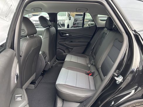New 2026 Chevrolet Trax LT image 9