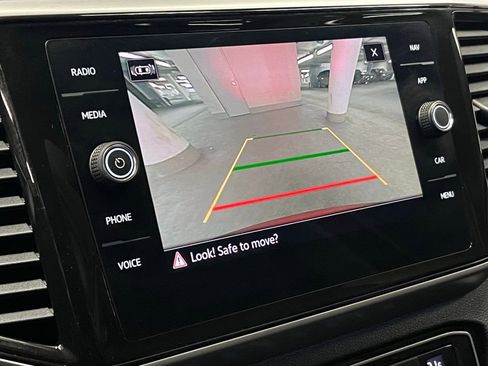 Certified 2023 Volkswagen Atlas SEL Premium image 31