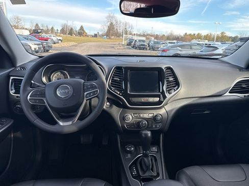 Used 2022 Jeep Cherokee Limited image 17