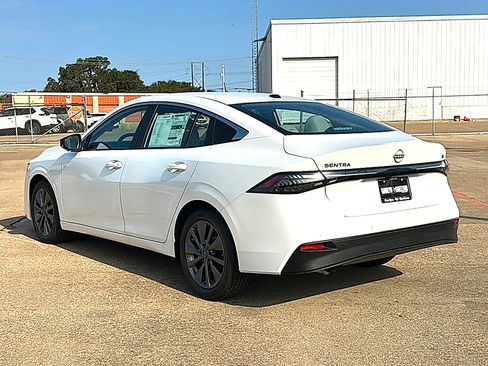 New 2026 Nissan Sentra SL w/ Floor Mat Package FWD image 4