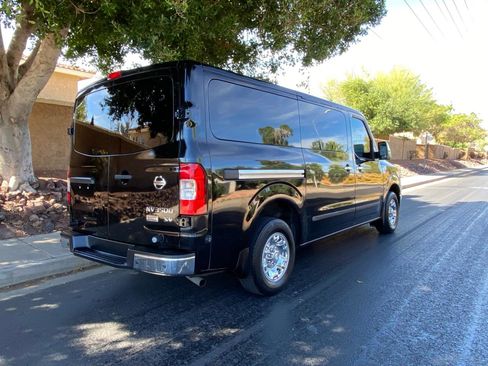 Used 2017 Nissan NV 3500 SV w/ SV Technology Package image 3