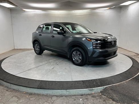 Certified 2025 Nissan Kicks S image 7