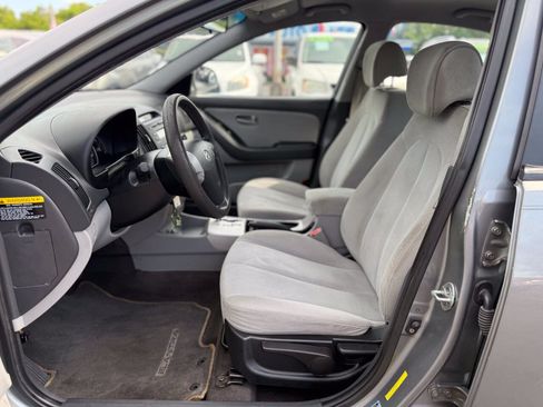 Used 2009 Hyundai Elantra GLS FWD image 11