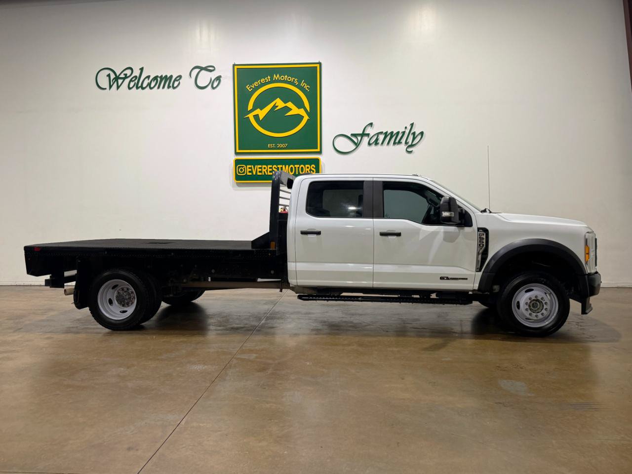 Used 2023 Ford F550 4x4 Crew Cab Super Duty image 2