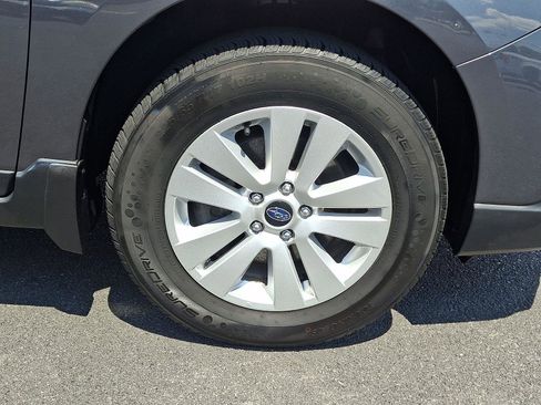 Used 2019 Subaru Outback 2.5i Premium w/ Popular Package #2 AWD/4WD image 8