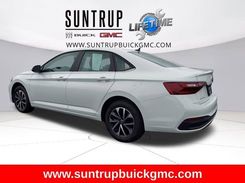 Used 2024 Volkswagen Jetta S image 3