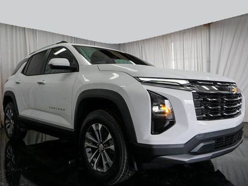 New 2026 Chevrolet Equinox LT w/ Convenience Package II image 2