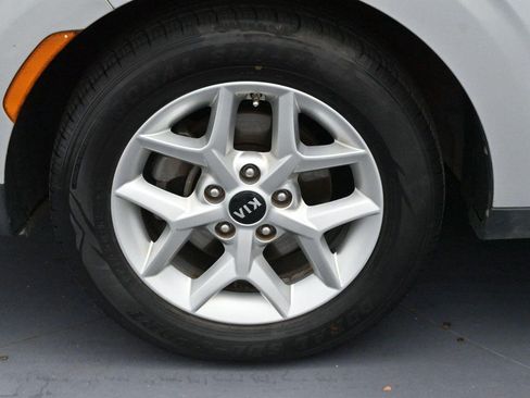 Used 2020 Kia Soul S FWD image 30