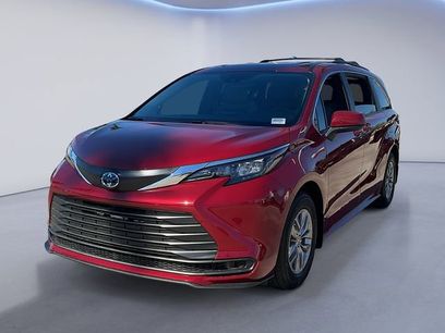 New 2025 Toyota Sienna LE