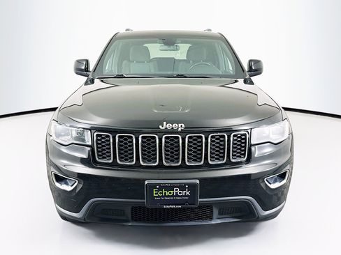 Used 2020 Jeep Grand Cherokee Laredo w/ Security & Convenience Group AWD/4WD image 2