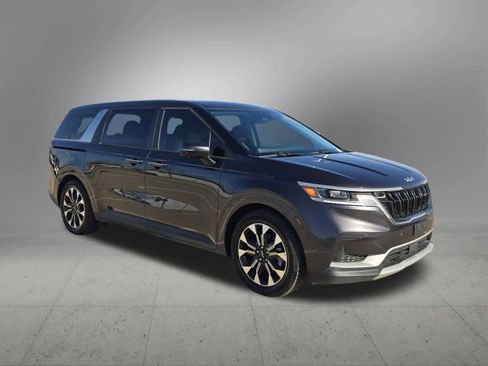 Certified 2023 Kia Carnival EX image 14