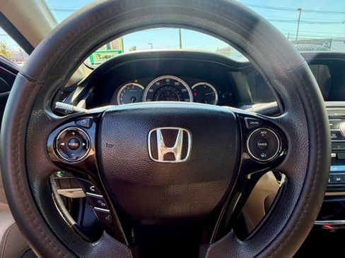Used 2016 Honda Accord LX image 17