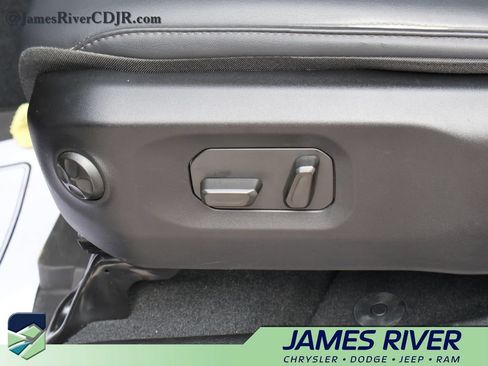 Used 2024 Jeep Wrangler Unlimited Rubicon AWD/4WD image 23