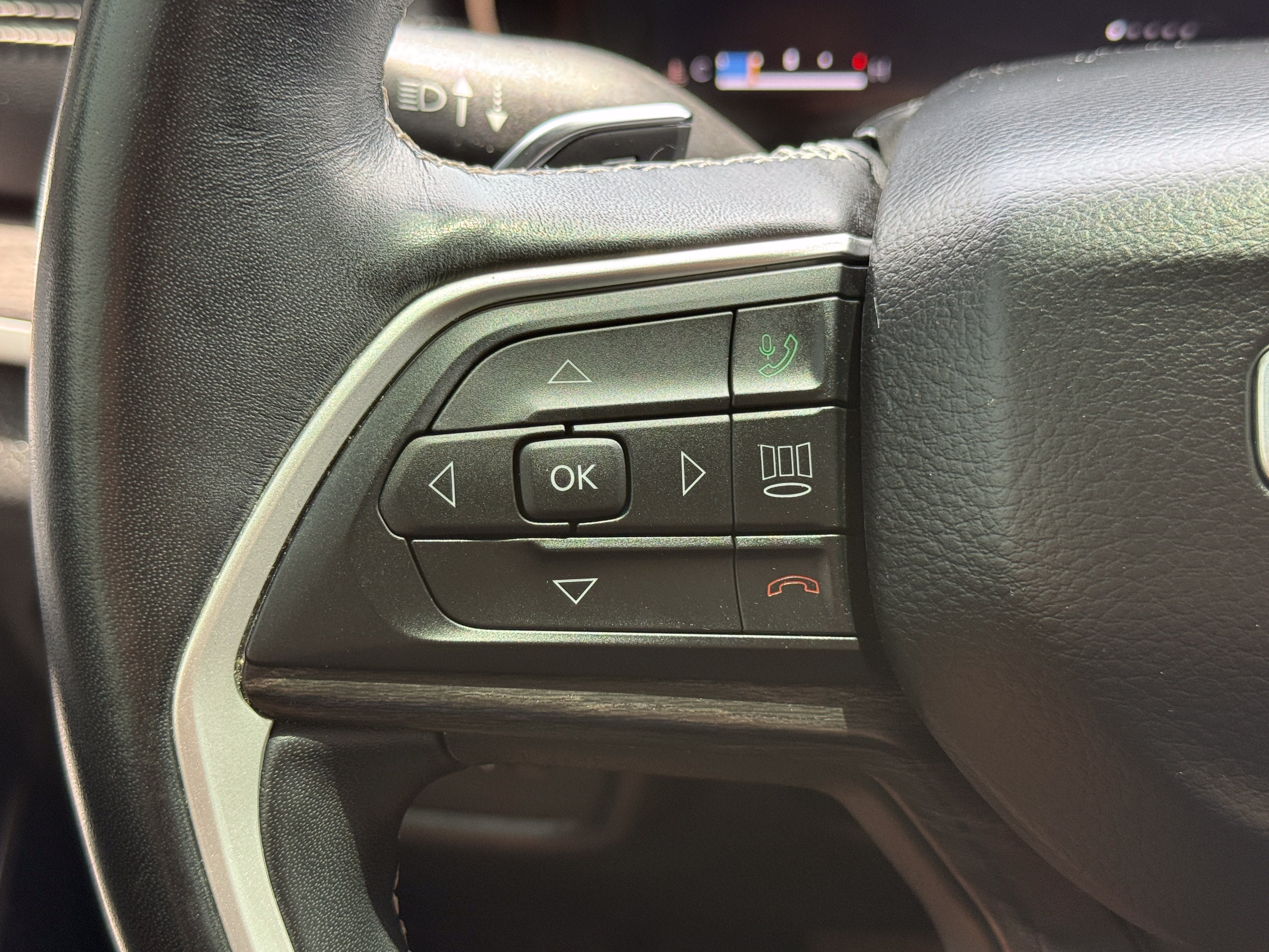 Used 2021 Jeep Grand Cherokee L Limited AWD/4WD image 24