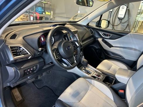 Used 2021 Subaru Forester Premium AWD/4WD image 2