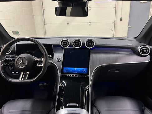 Used 2025 Mercedes-Benz GLC 350e 4MATIC image 18