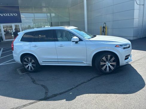 Used 2023 Volvo XC90 B6 Ultimate AWD/4WD image 2