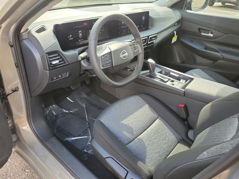 New 2026 Nissan Sentra SV w/ SV Convenience Package FWD image 30