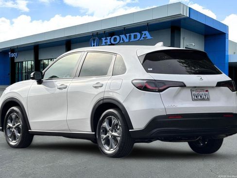 Certified 2026 Honda HR-V LX image 10