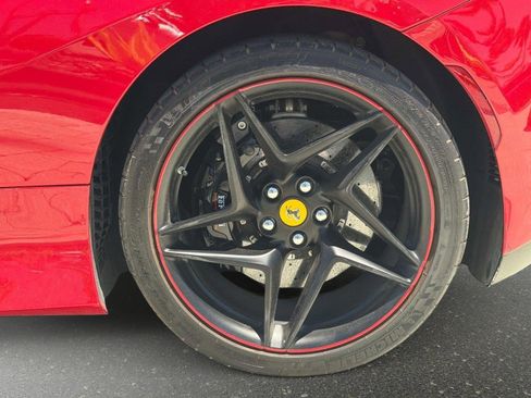 Used 2021 Ferrari F8 Tributo RWD image 14