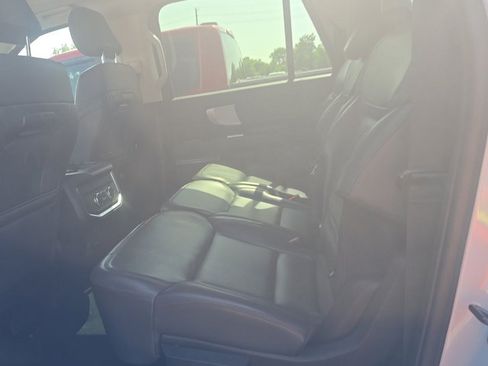 Used 2025 Ford Expedition Max Active RWD image 3
