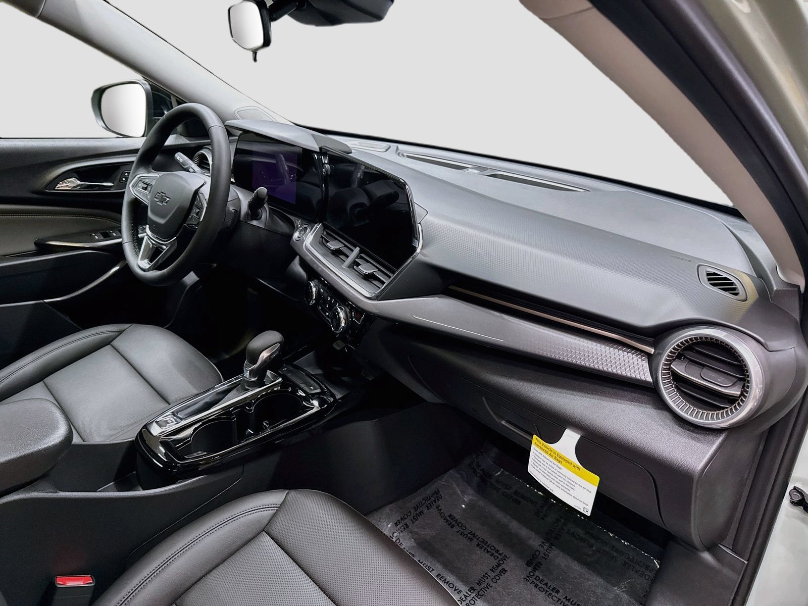 New 2026 Chevrolet Trax ACTIV w/ Sunroof Package FWD image 32