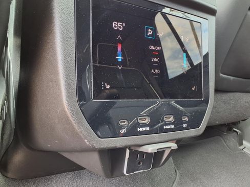 Used 2025 GMC Yukon AT4 Ultimate AWD/4WD image 31