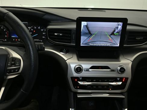 Used 2021 Ford Explorer XLT w/ Equipment Group 202A image 24