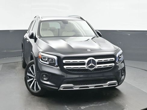 Used 2020 Mercedes-Benz GLB 250 4MATIC w/ Premium Package image 8