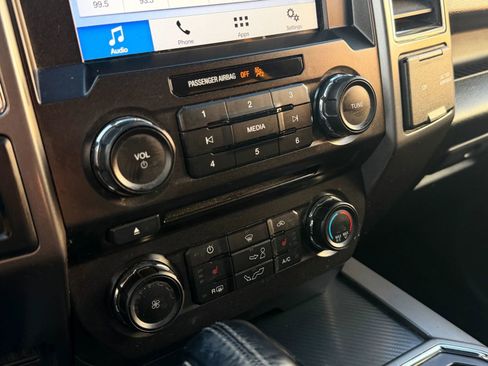 Used 2018 Ford F150 XLT w/ Equipment Group 302A Luxury AWD/4WD image 22
