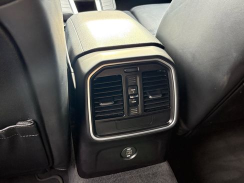 Used 2017 Porsche Macan AWD/4WD image 30