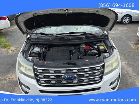 Used 2016 Ford Explorer XLT w/ Equipment Group 202A AWD/4WD image 31