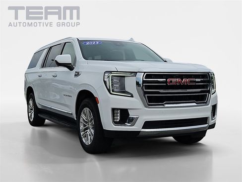 Used 2023 GMC Yukon XL SLT image 1